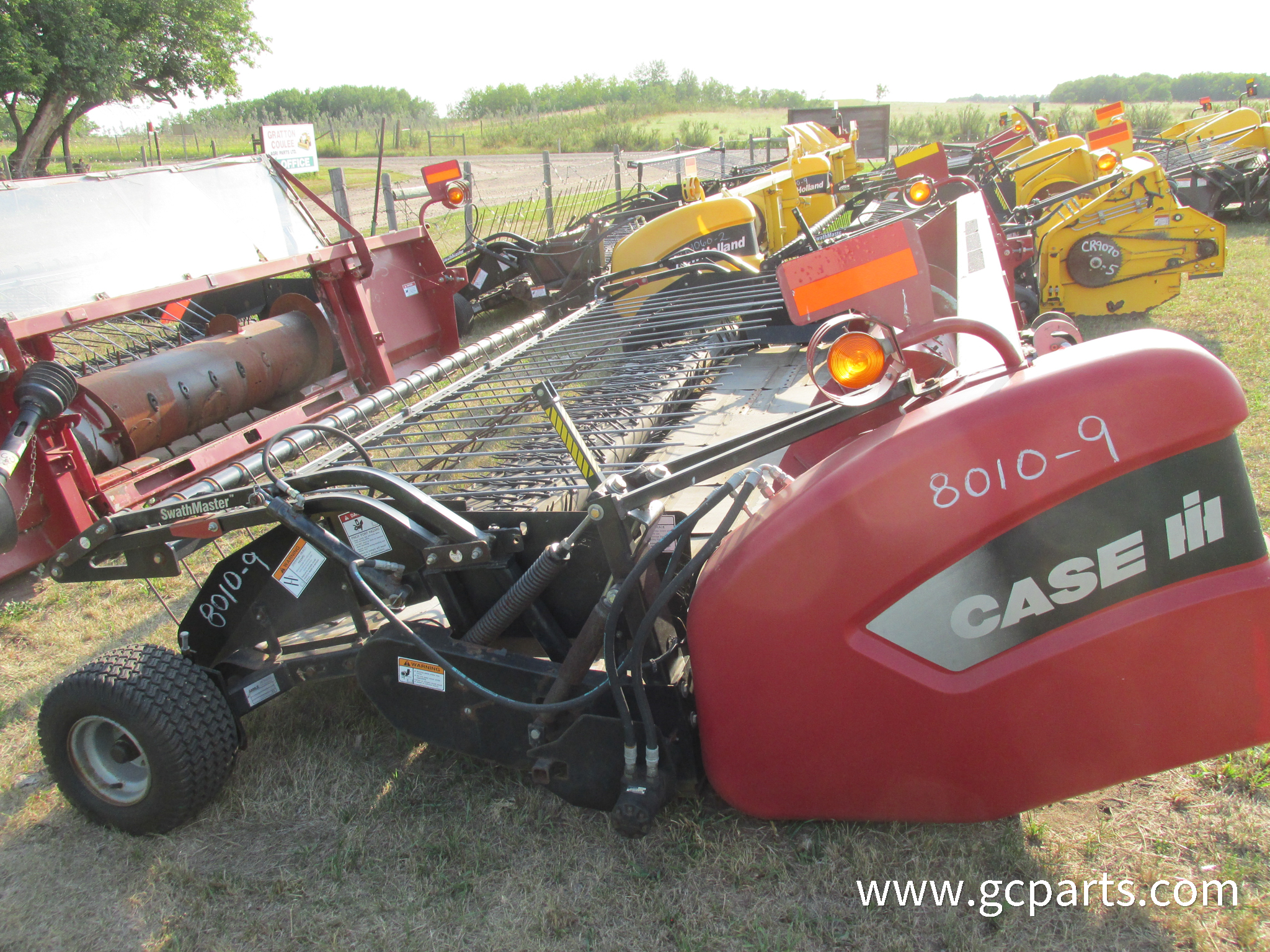 2016 HEADER W/14FT SWATHMASTER